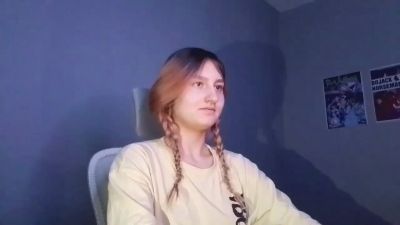 OlimpiaKolmer live cam on Cam4