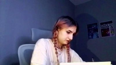 OlimpiaKolmer live cam on Cam4