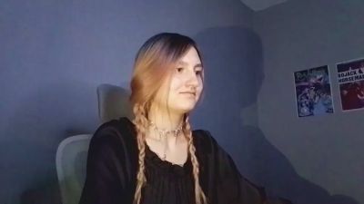 OlimpiaKolmer live cam on Cam4
