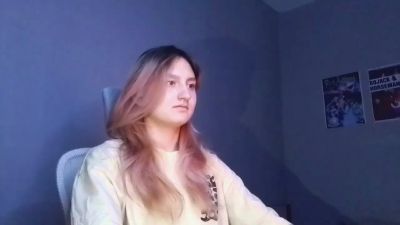OlimpiaKolmer live cam on Cam4
