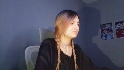 OlimpiaKolmer live cam on Cam4