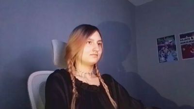 OlimpiaKolmer live cam on Cam4