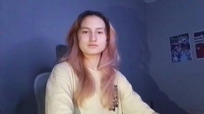 OlimpiaKolmer live cam on Cam4