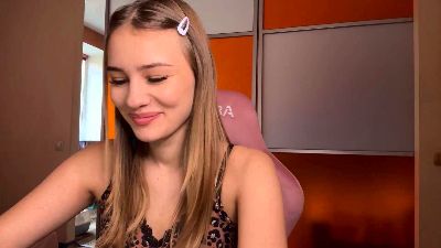 OlivaSpadard live cam on Cam4