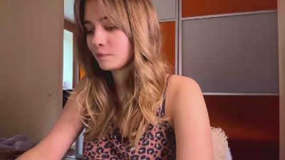 OlivaSpadard live cam on Cam4