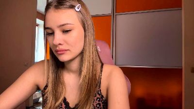 OlivaSpadard live cam on Cam4
