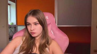 OlivaSpadard live cam on Cam4