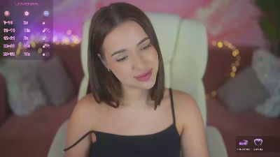 OliviaMore live cam on Cam4