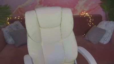 OliviaMore live cam on Cam4