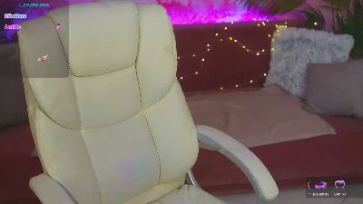 OliviaMore live cam on Cam4