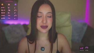 OliviaMore live cam on Cam4