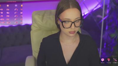 OliviaMore live cam on Cam4
