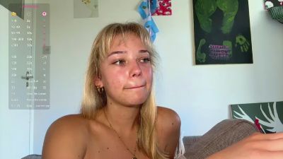OliviaRenly live cam on Cam4