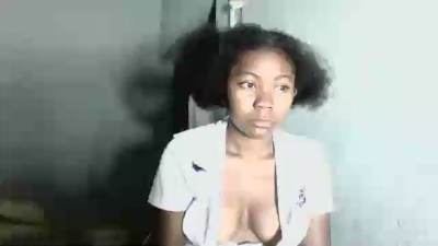 Olvana live cam on Cam4
