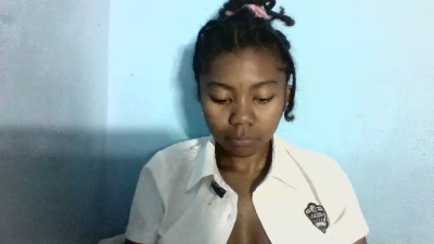 Olvana live cam on Cam4