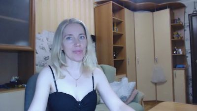 Oly_nice live cam on Cam4
