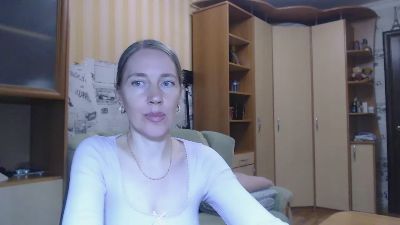 Oly_nice live cam on Cam4