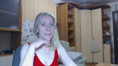 Oly_nice live cam on Cam4