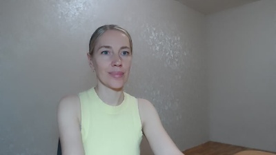 Oly_nice live cam on Cam4