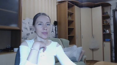 Oly_nice live cam on Cam4