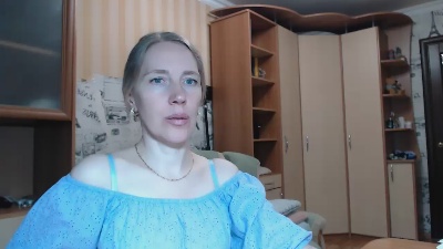 Oly_nice live cam on Cam4