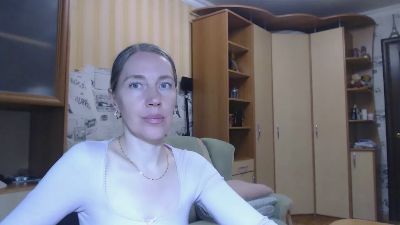 Oly_nice live cam on Cam4