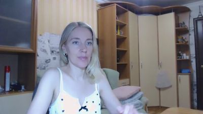 Oly_nice live cam on Cam4