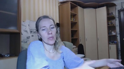 Oly_nice live cam on Cam4
