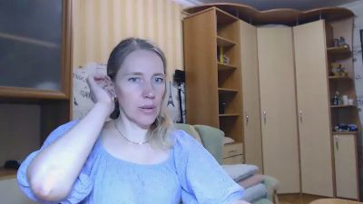 Oly_nice live cam on Cam4