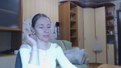 Oly_nice live cam on Cam4