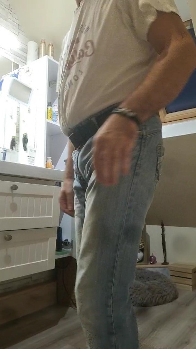 Omavi229 live cam on Cam4