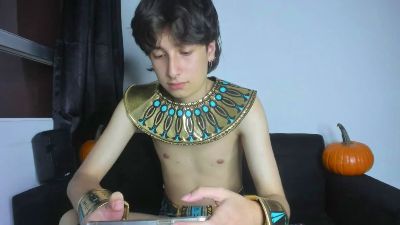 Onion_knight420 live cam on Cam4