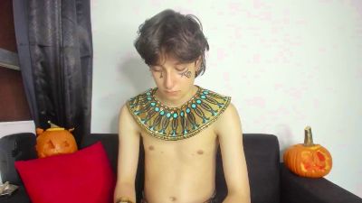 Onion_knight420 live cam on Cam4