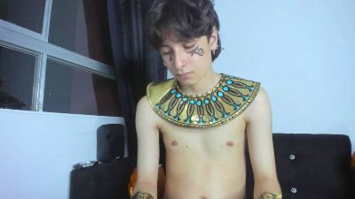 Onion_knight420 live cam on Cam4