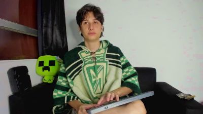 Onion_knight420 live cam on Cam4