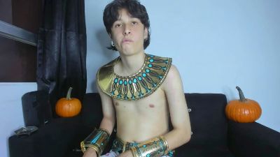 Onion_knight420 live cam on Cam4
