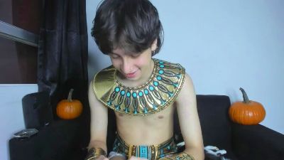 Onion_knight420 live cam on Cam4