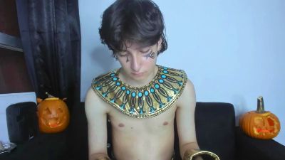 Onion_knight420 live cam on Cam4