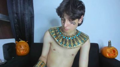 Onion_knight420 live cam on Cam4