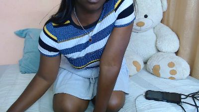 OnjaTiana live cam on Cam4