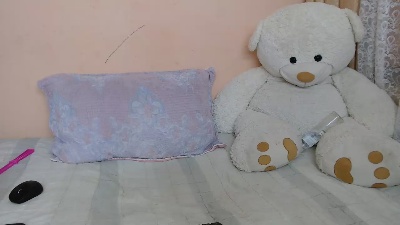 OnjaTiana live cam on Cam4