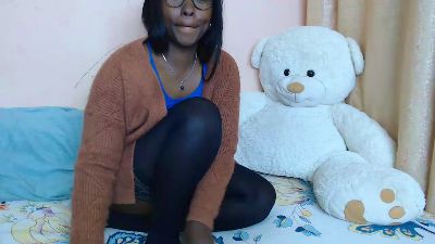 OnjaTiana live cam on Cam4