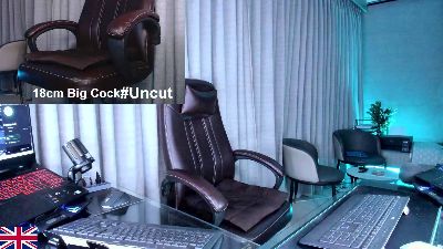 OnlineBossUK live cam on Cam4