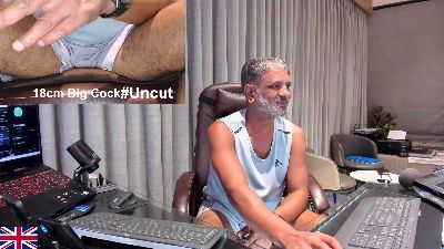 OnlineBossUK live cam on Cam4