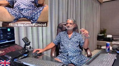 OnlineBossUK live cam on Cam4