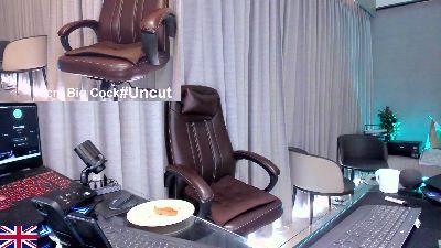 OnlineBossUK live cam on Cam4