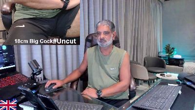 OnlineBossUK live cam on Cam4