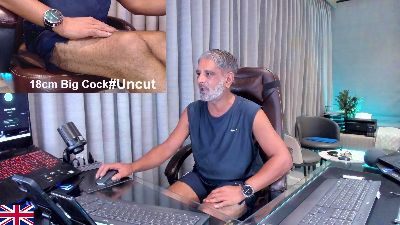 OnlineBossUK live cam on Cam4
