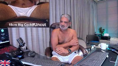 OnlineBossUK live cam on Cam4