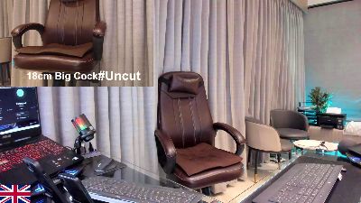 OnlineBossUK live cam on Cam4